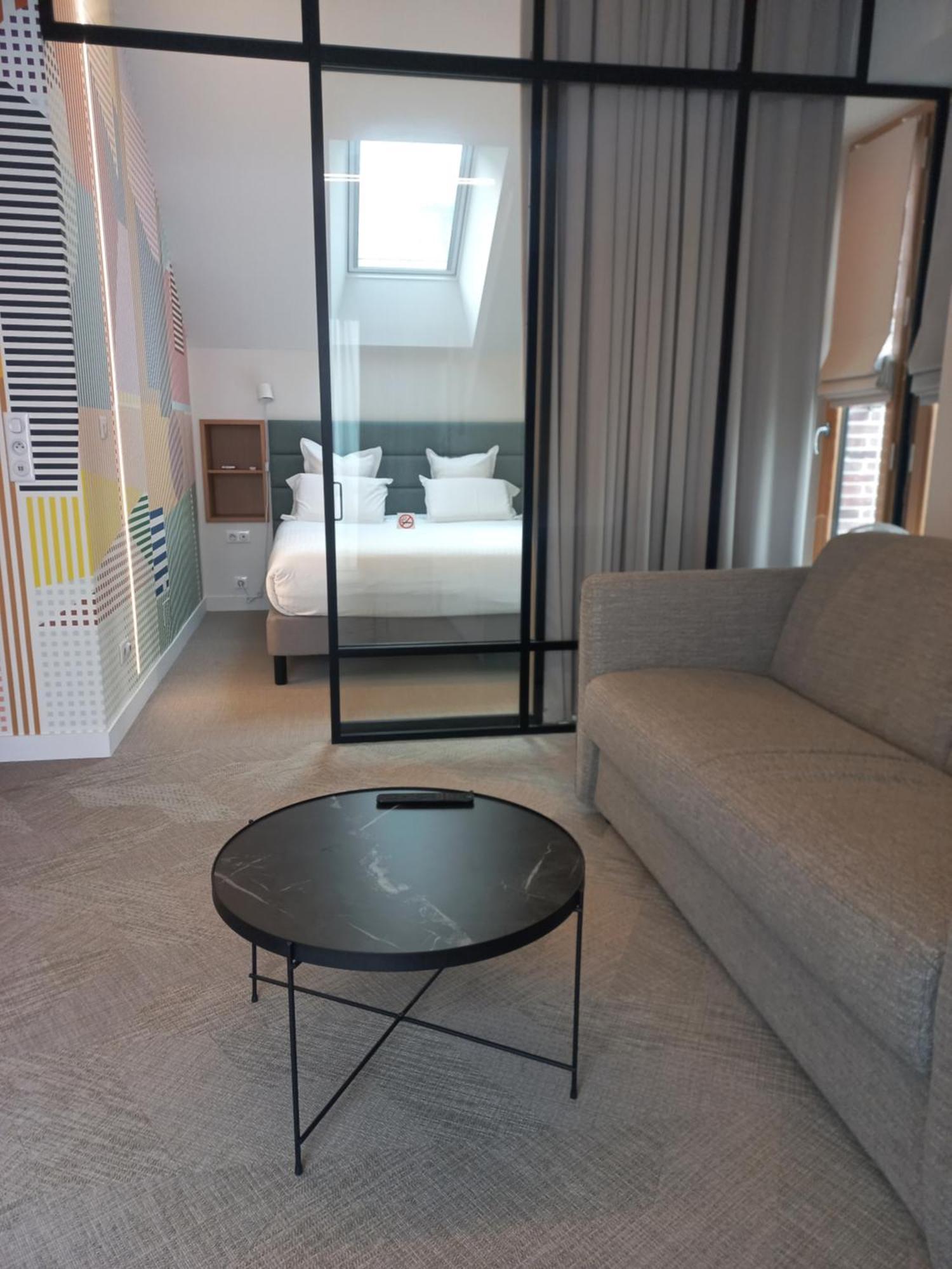 Hotel Et Apparts Marin Laval  Bagian luar foto