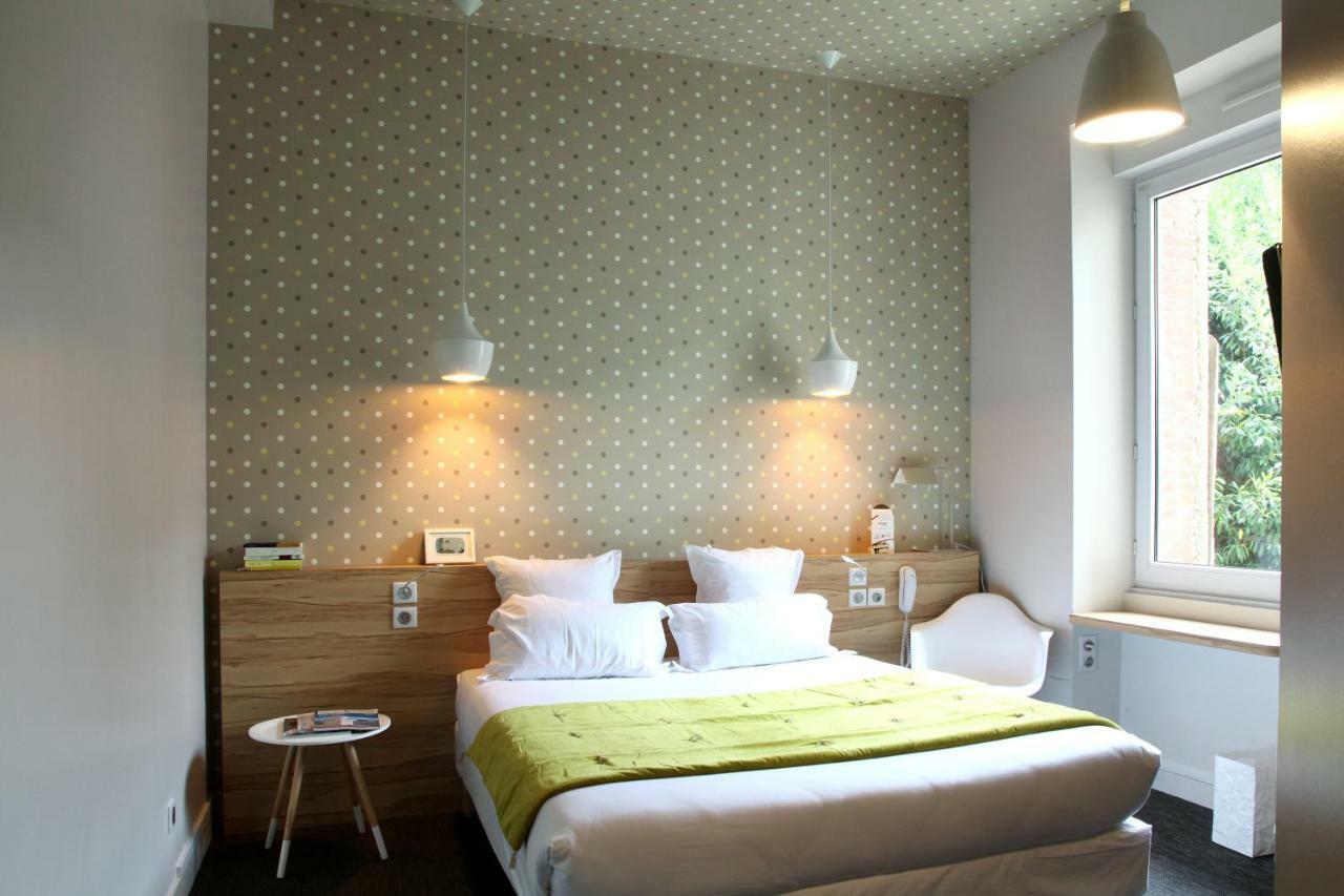 Hotel Et Apparts Marin Laval  Bagian luar foto