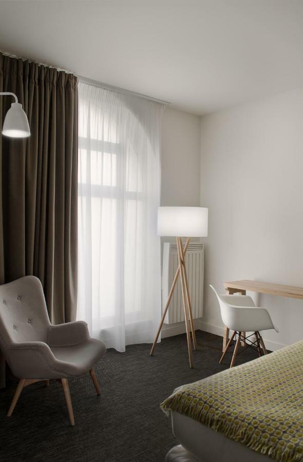 Hotel Et Apparts Marin Laval  Bagian luar foto