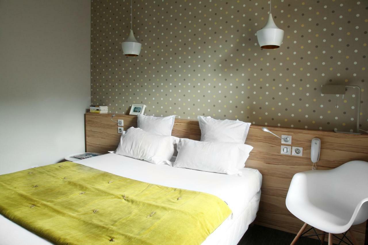 Hotel Et Apparts Marin Laval  Bagian luar foto