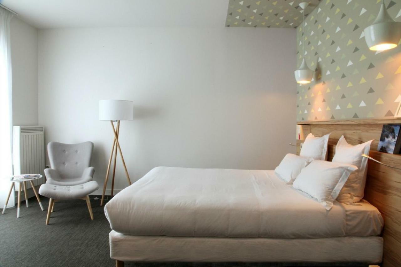 Hotel Et Apparts Marin Laval  Bagian luar foto